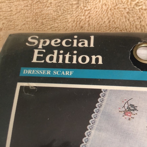 Bucilla Special Edition Flowers & Vines Dresser Scarf Counted Cross Stitch 63115 - Picture 3 of 5